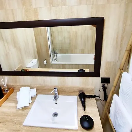 Parking Gratis Vigilado 24h Tranquilo Centro De Vialia Lägenhet *