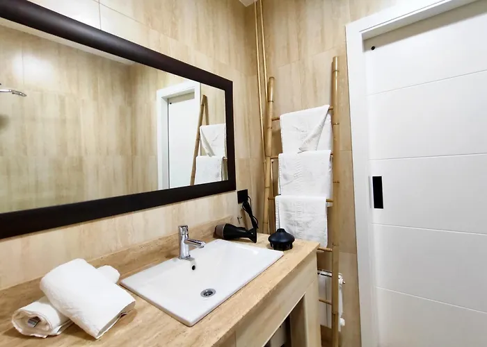 Parking Gratis Vigilado 24h Tranquilo Centro De Vialia 公寓