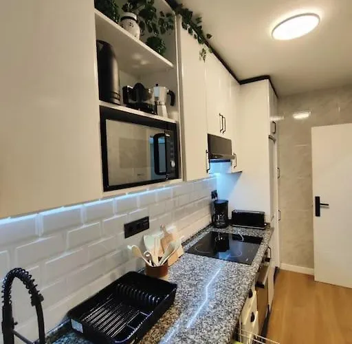 Parking Gratis Vigilado 24h Tranquilo Centro De Vialia 比戈